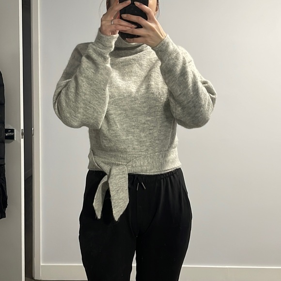 Aritzia grey tie front sweater - Picture 1 of 2